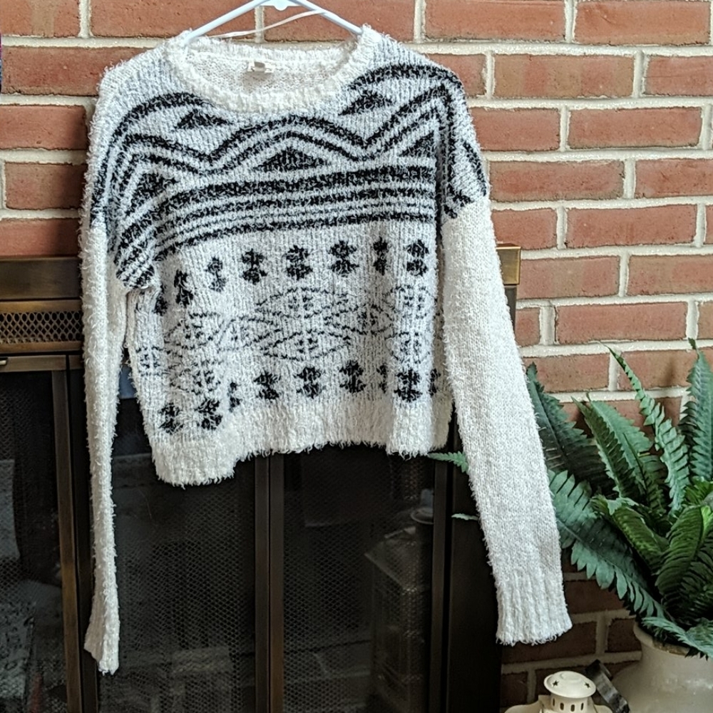 Mudd Tribal Print Fuzzy Cropped Sweater